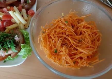 Wortelsalade een lekkere gezonde salade voor bij de barbecue Wortelsalade een lekkere gezonde salade voor bij de barbecue